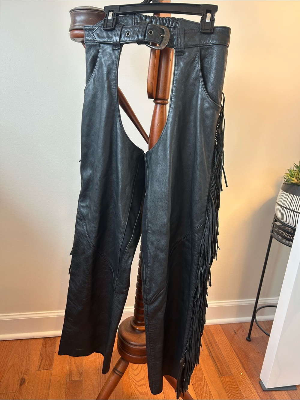 Harley-Davidson “Bar and Shield” Fringed Leather Chaps Women’s Size S EUC